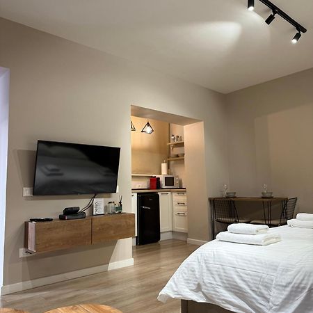 4Seasonsgea , Deluxe Studio , City Centre , Tirana Esterno foto