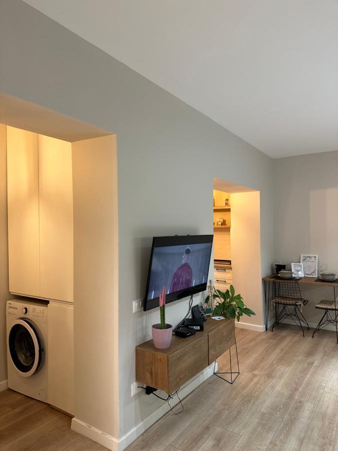 4Seasonsgea , Deluxe Studio , City Centre , Tirana Esterno foto