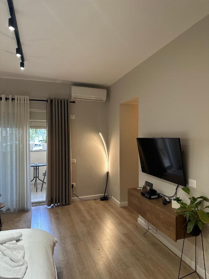 4Seasonsgea , Deluxe Studio , City Centre , Tirana Esterno foto